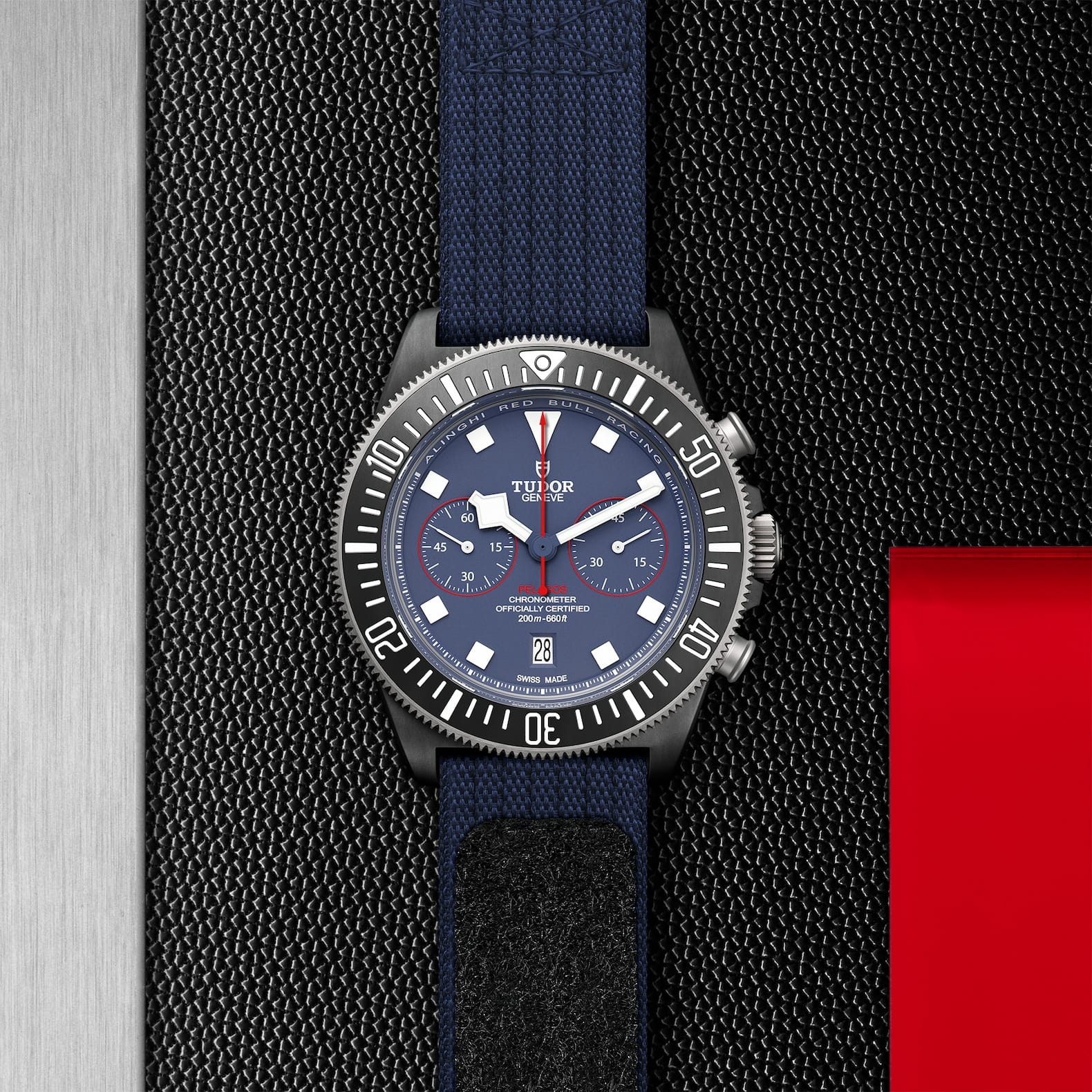 TUDOR Pelagos FXD Chrono Lunette en titane avec disque en composite de carbone noir Bracelet en tissu bleu – Image 2