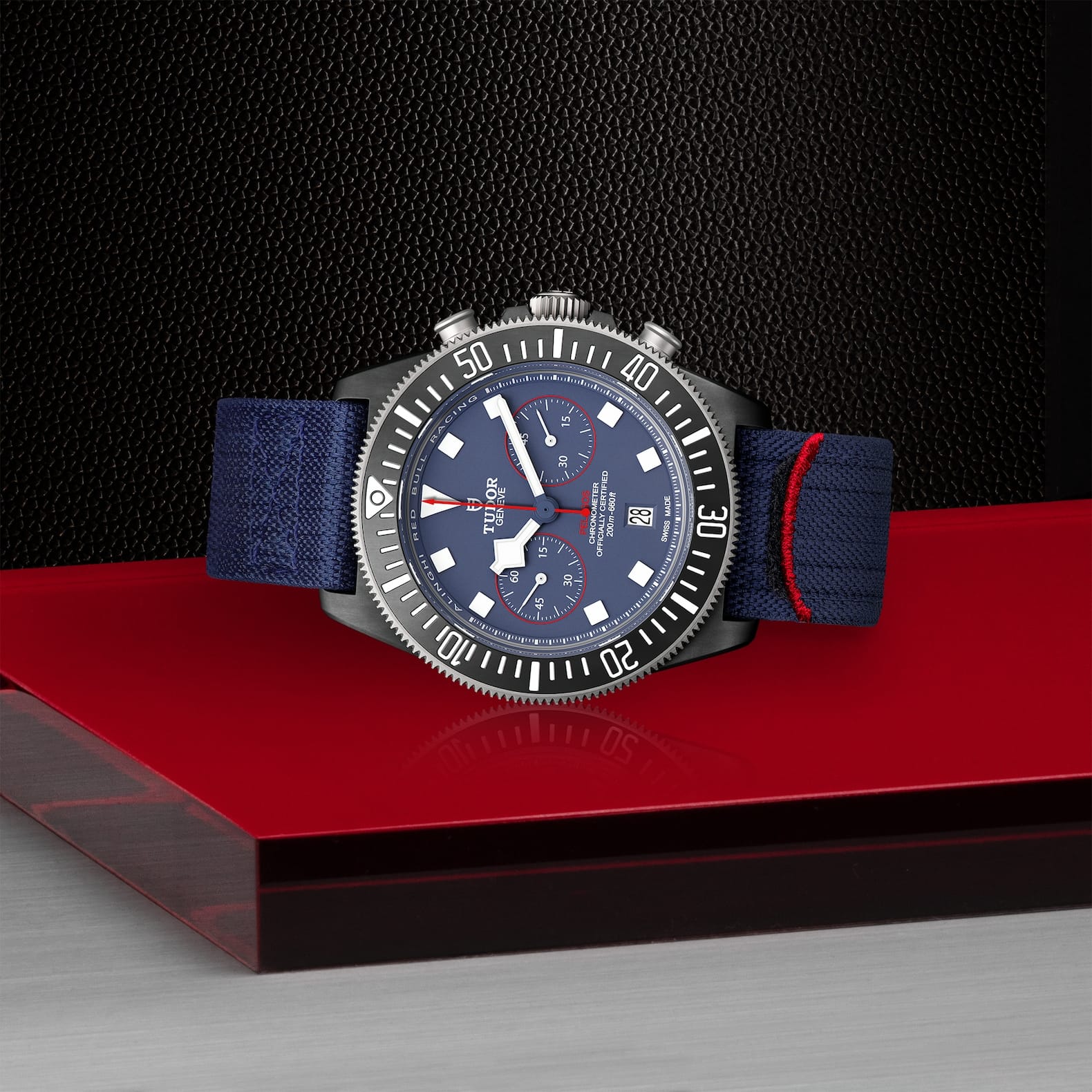 TUDOR Pelagos FXD Chrono Lunette en titane avec disque en composite de carbone noir Bracelet en tissu bleu – Image 3