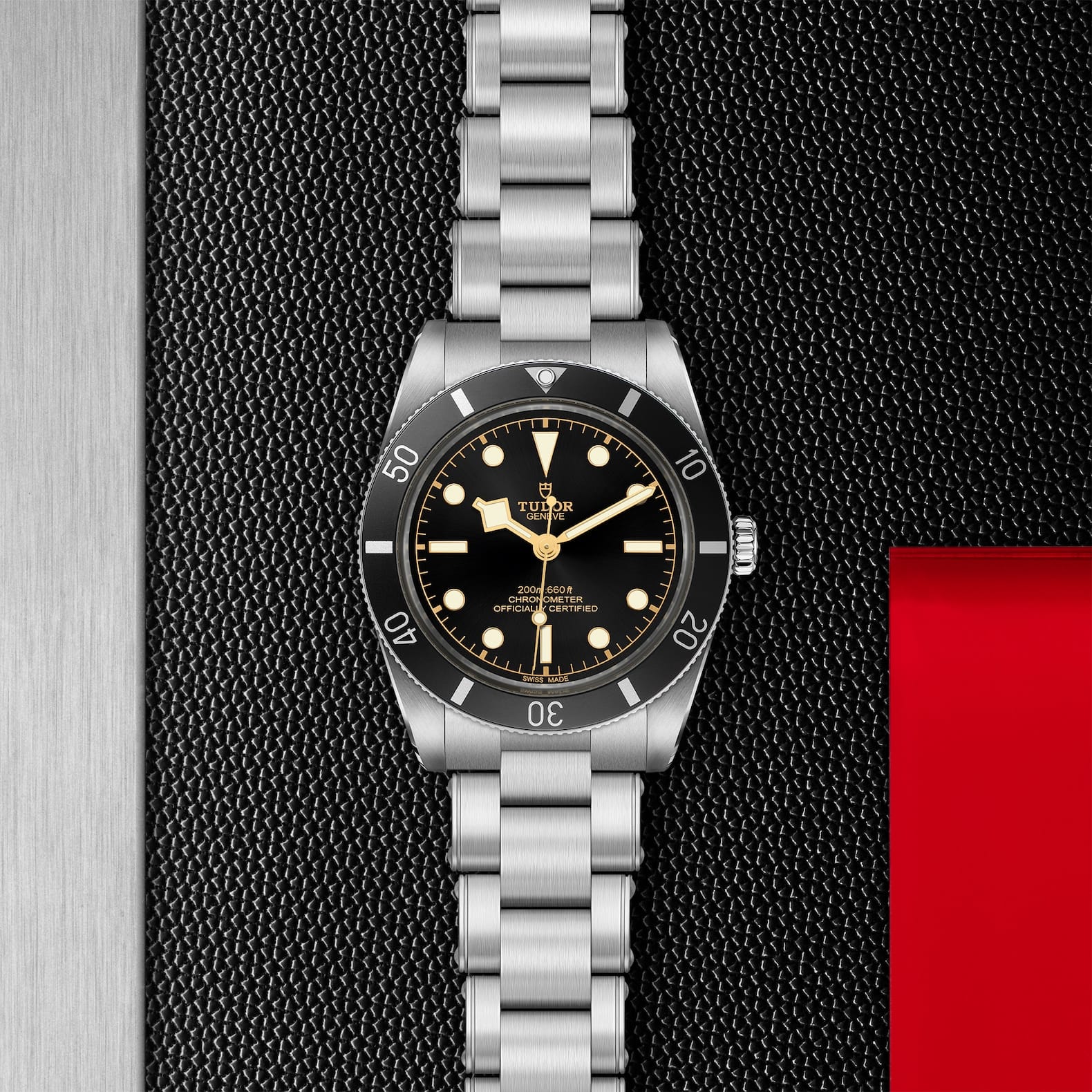 TUDOR Black Bay 54 Boîtier en acier 37 mm Bracelet en acier inoxydable à trois mailles avec finition polie et satinée – Image 2