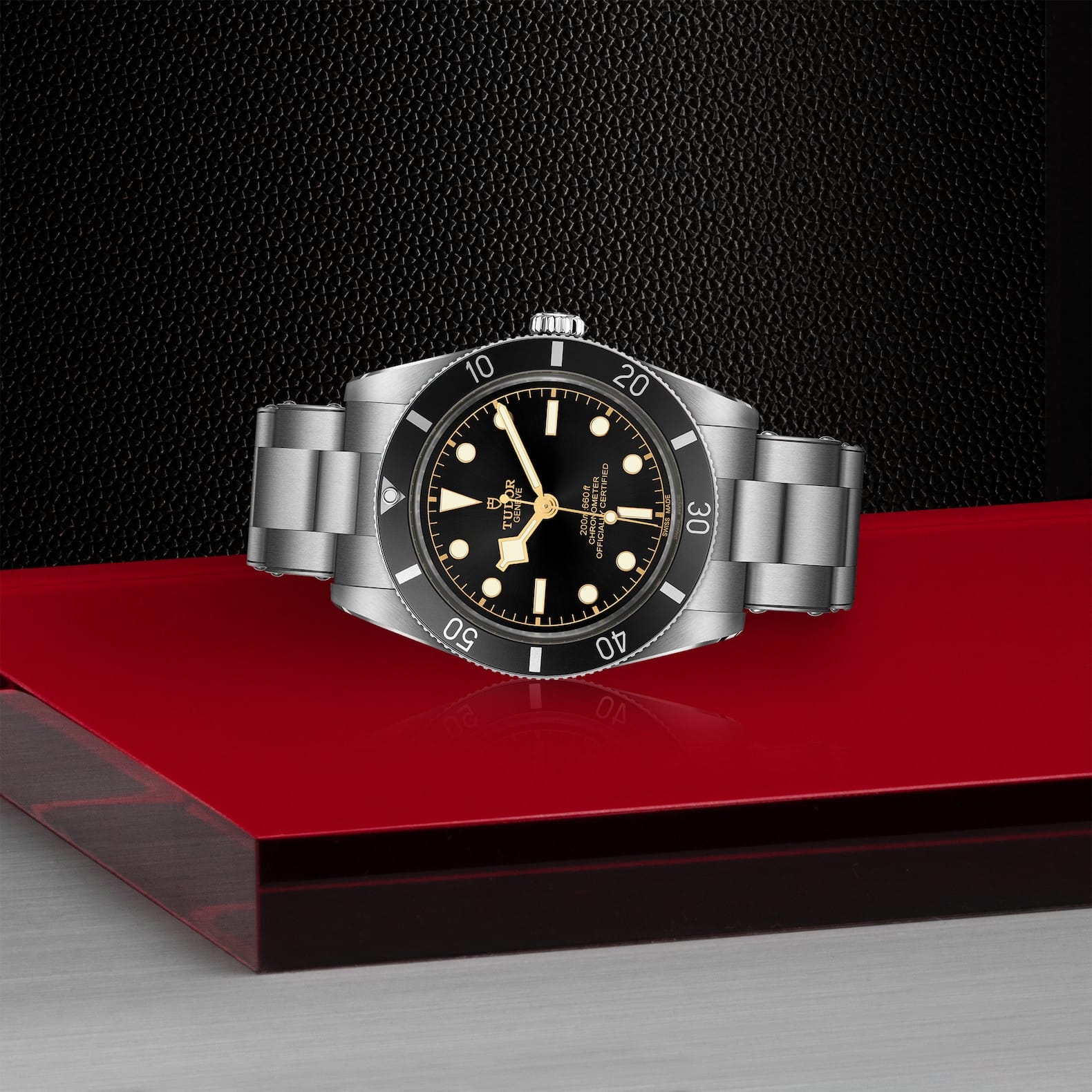 TUDOR Black Bay 54 Boîtier en acier 37 mm Bracelet en acier inoxydable à trois mailles avec finition polie et satinée – Image 3