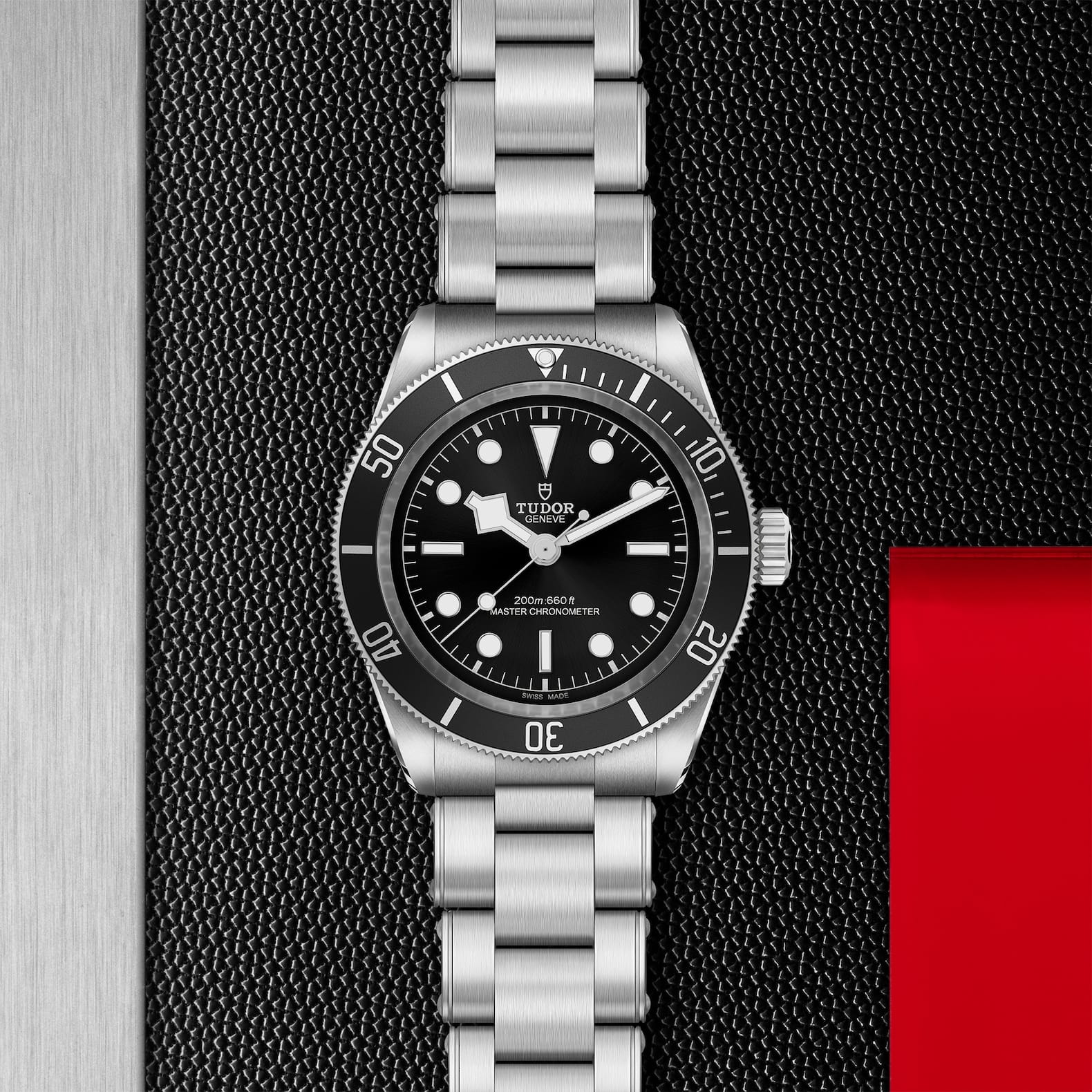 TUDOR Black Bay Boîtier en acier 41 mm Bracelet en acier trois mailles Cadran Noir avec index appliqués argentés – Image 4