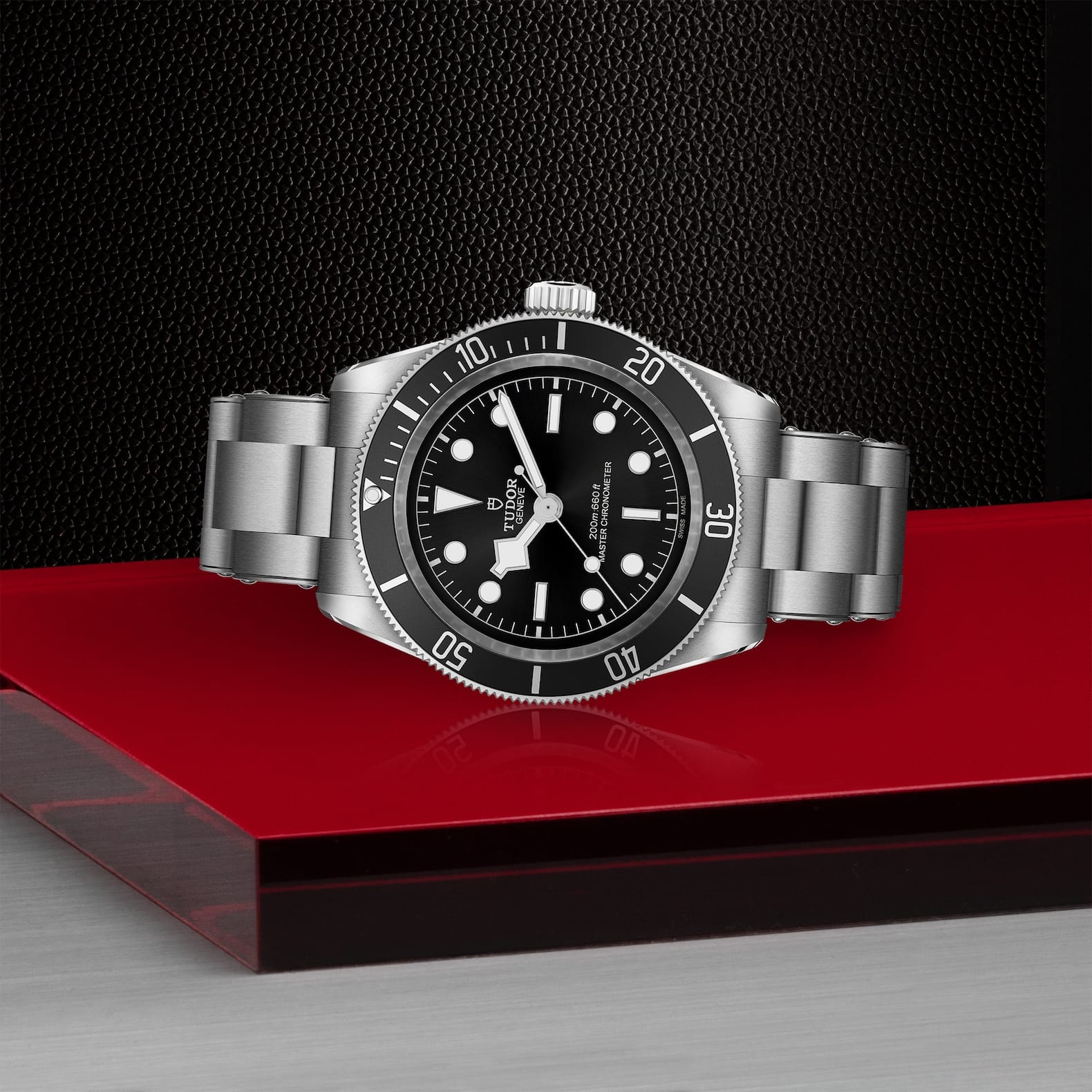 TUDOR Black Bay Boîtier en acier 41 mm Bracelet en acier trois mailles Cadran Noir avec index appliqués argentés – Image 3