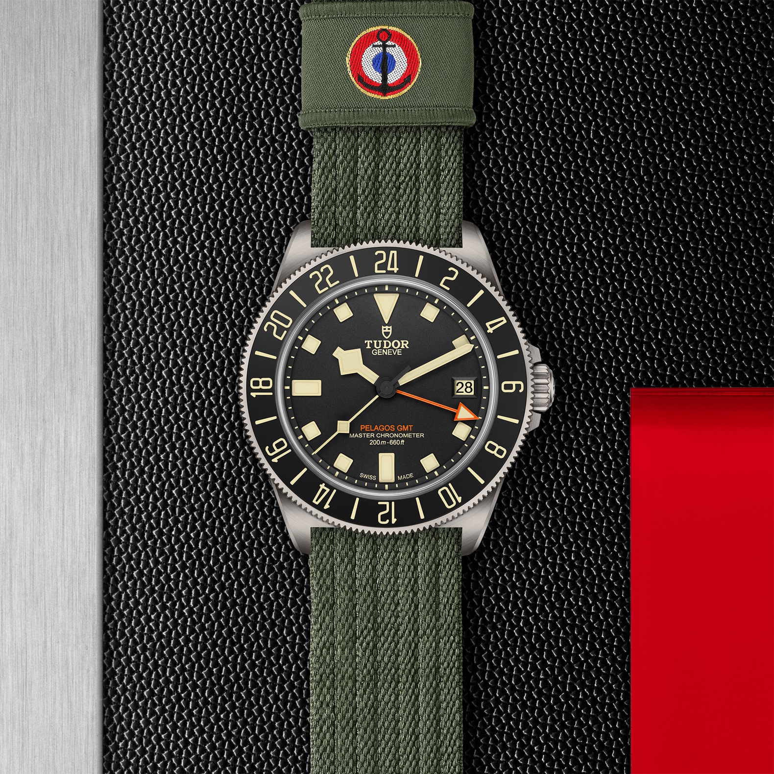 TUDOR Pelagos FXD GMT Zulu Time Boîtier en titane 42 mm Bracelet en tissu vert – Image 4