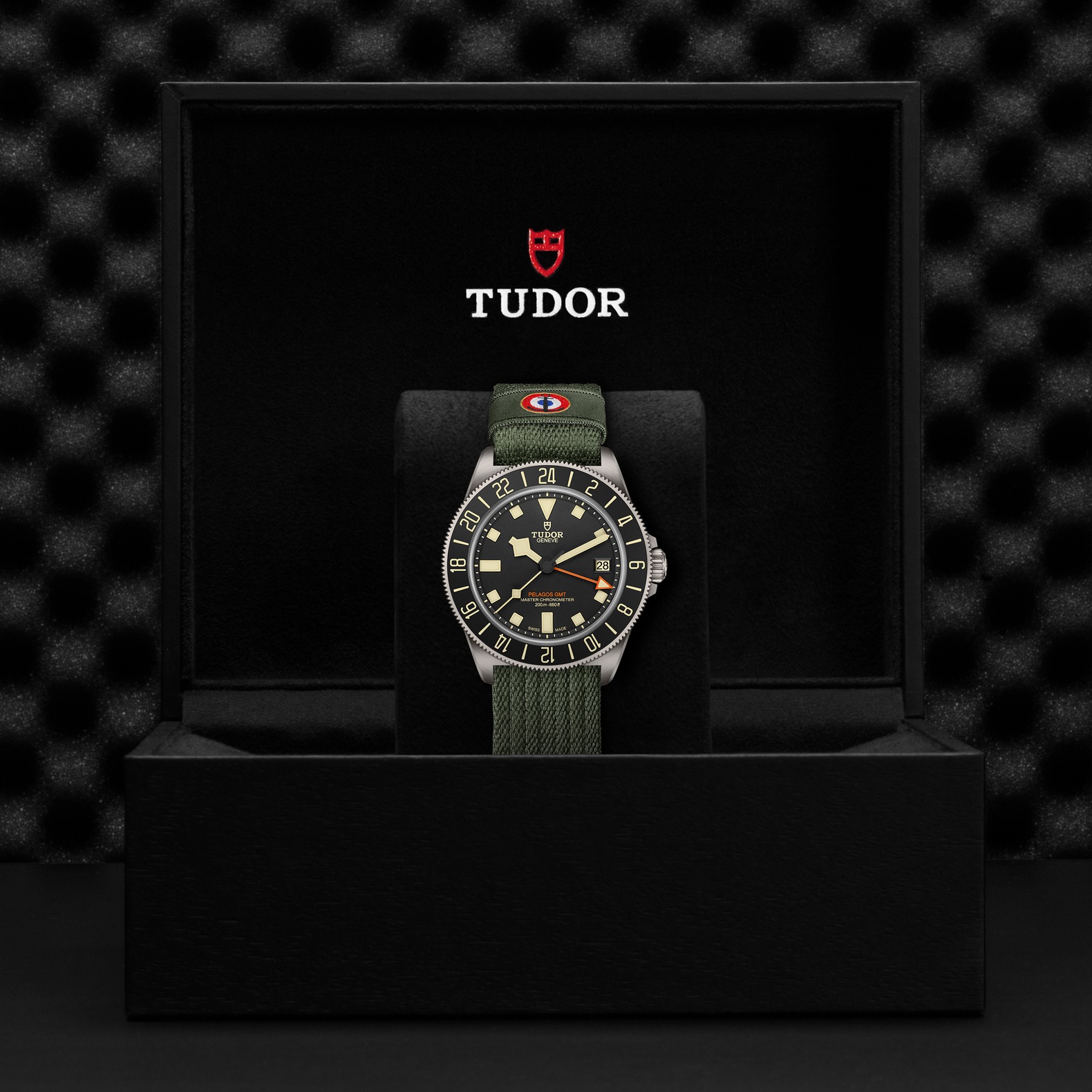TUDOR Pelagos FXD GMT Zulu Time Boîtier en titane 42 mm Bracelet en tissu vert – Image 2