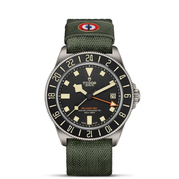 TUDOR Pelagos FXD GMT Zulu Time Boîtier en titane 42 mm Bracelet en tissu vert